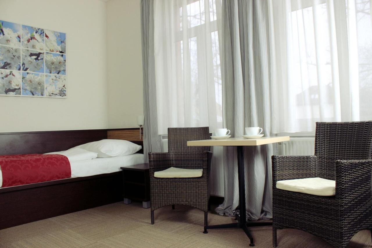 Adameva Resort ปิเอชตานี ภายนอก รูปภาพ